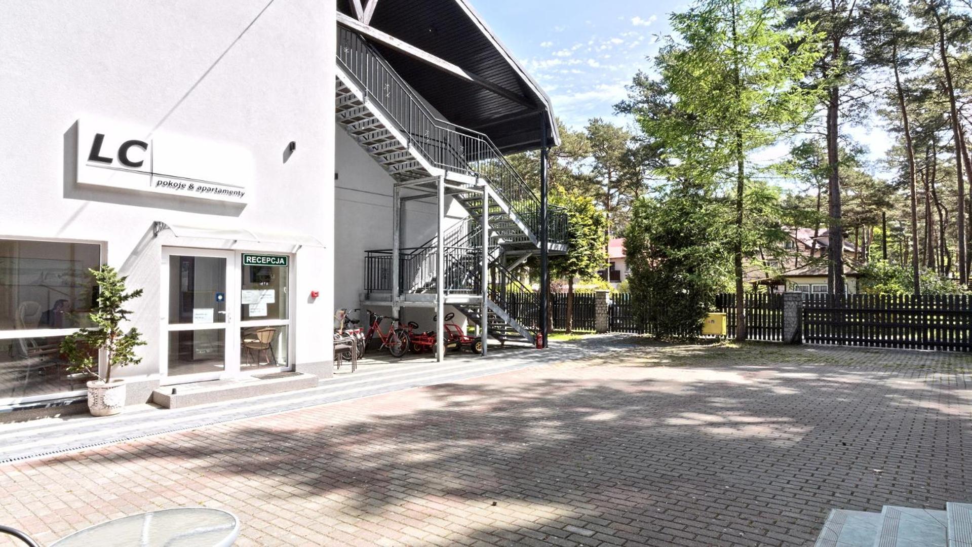 Lc Pokoje & Apartamenty Pobierowo Exterior photo
