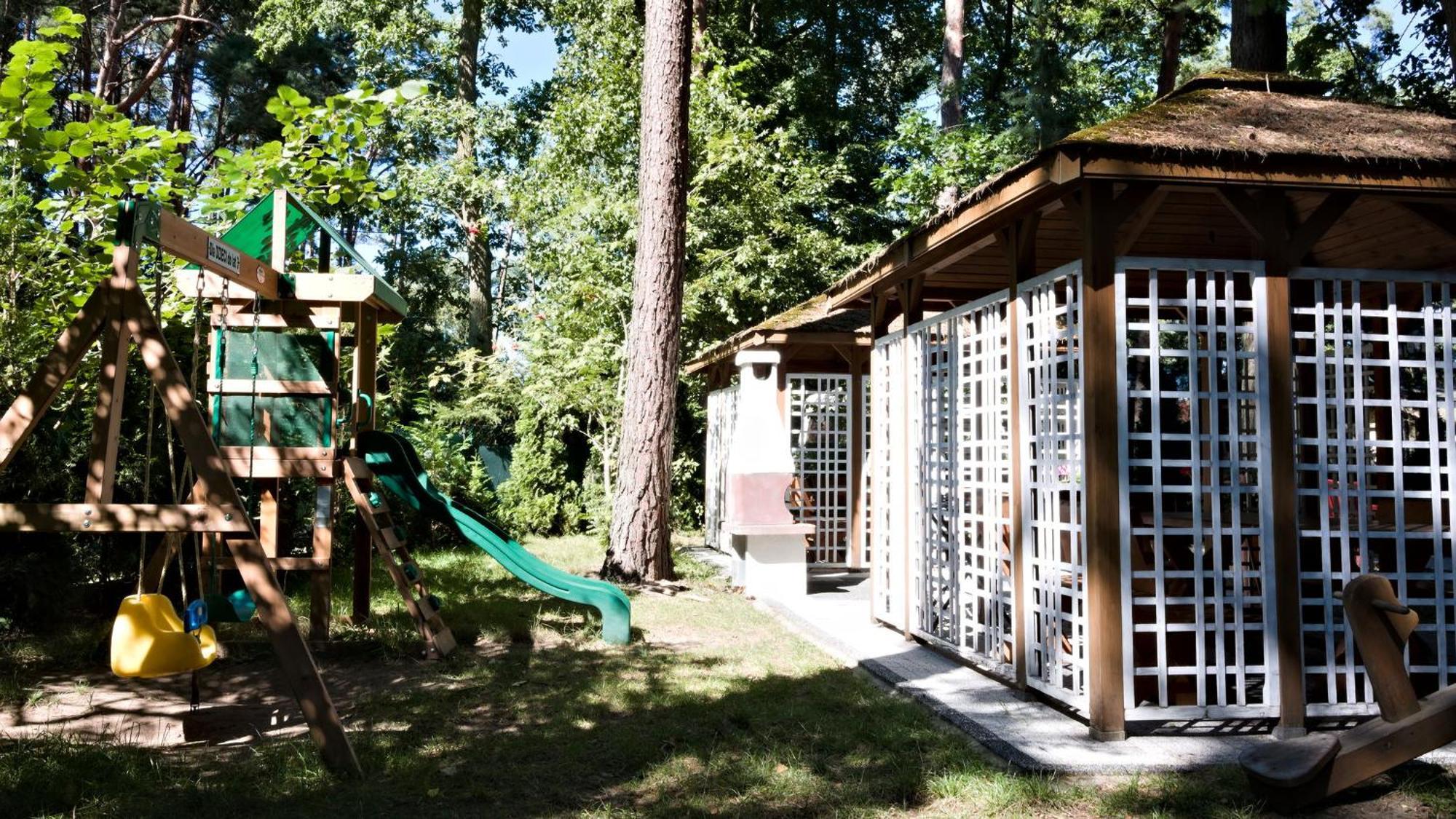 Lc Pokoje & Apartamenty Pobierowo Exterior photo