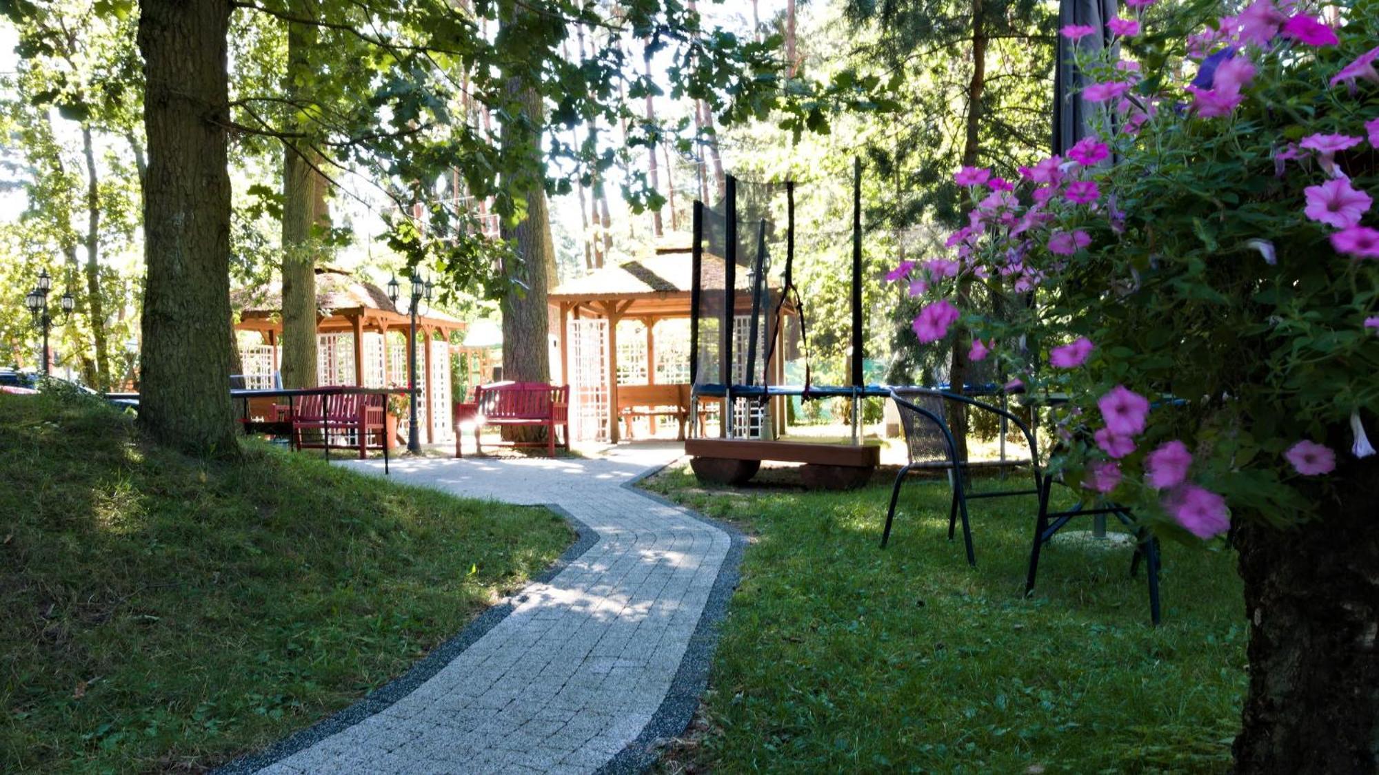 Lc Pokoje & Apartamenty Pobierowo Exterior photo